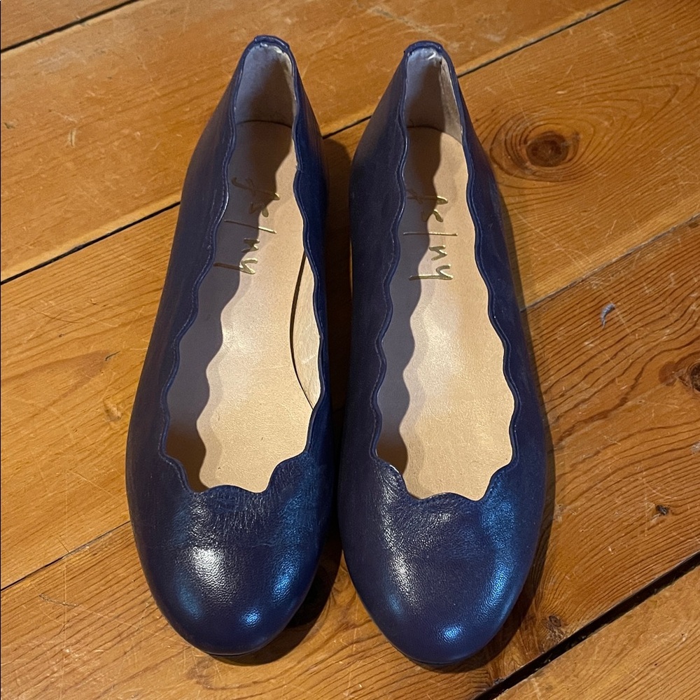 French Sole NY Deep Plum Scalloped Women's Flats